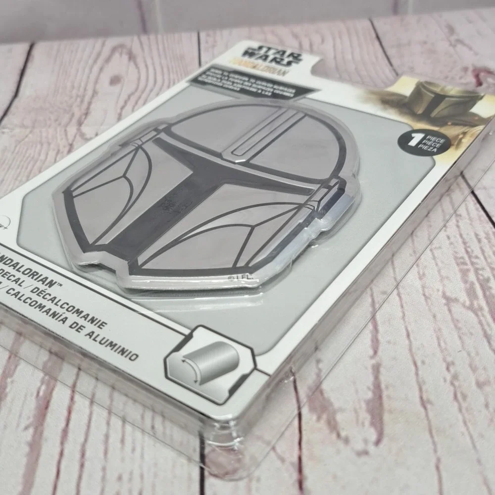 Star Wars The Mandalorian 3D Mando's Helmet Aluminum Car Decal Silver 4in